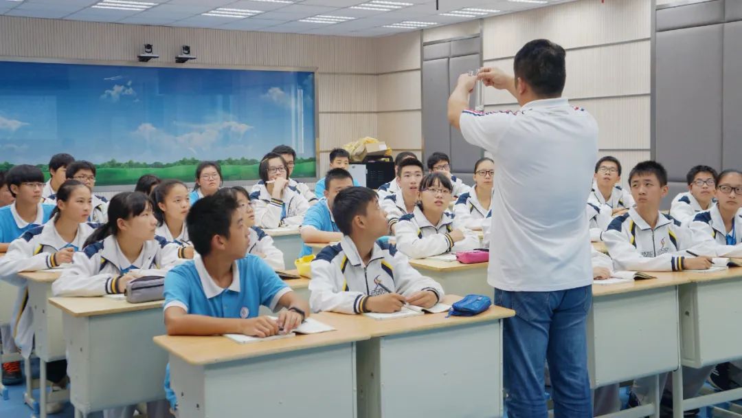 浙江紹興：“四位一體”混合研修，引領教師專業(yè)成長.jpg