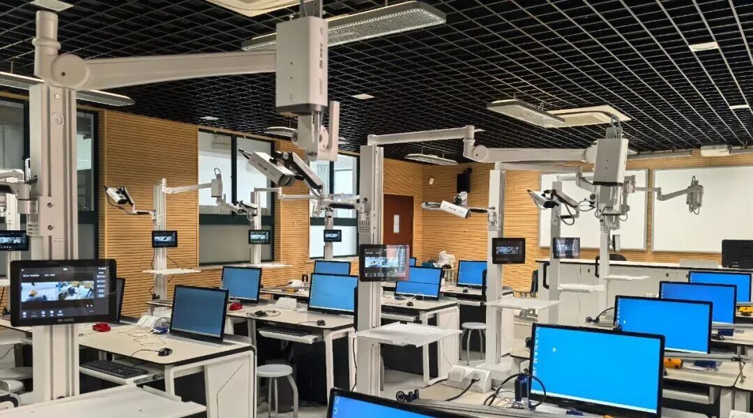 數(shù)智賦能科學(xué)教育，奧威亞攜手風(fēng)華中學(xué)探索實(shí)驗(yàn)教學(xué)新路徑